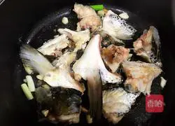 Salmon head soup recipe 4