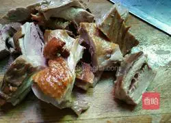 Illustration of how to make coriander duck noodles 5