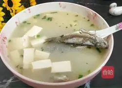 Wild crucian carp old tofu soup recipe 10
