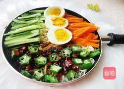 Illustration of how to make garlic cold noodles 3