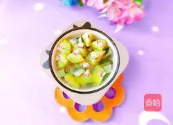 Illustration of how to make kiwi fruit and winter melon rind sweet soup 11