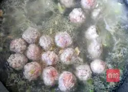 Illustration of how to make vegetable, meatball and tofu soup 5