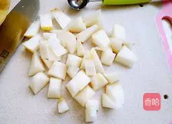 Illustration of how to make tomato and pear juice (detoxification and beauty) 4