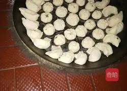 Illustration of how to make crescent moon buns 8