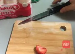 Strawberry Sprite Yakult Recipe Illustration 2