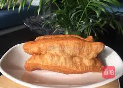 Illustration of how to make crispy fried dough sticks 13