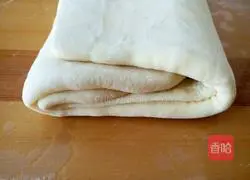 Illustration of how to make Vienna knot 12