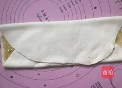 Illustration of how to make crumbly layer cake 15