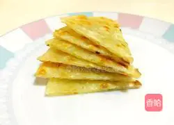 Illustration of how to make dumpling skin green onion cake 9