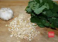 Illustration of how to make seafood pasta with pesto sauce 2