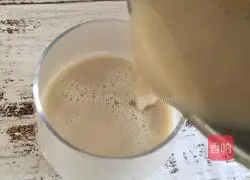 Illustration of how to make oatmeal walnut pulp 4