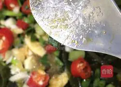 Illustration of how to make cold kelp shreds 11