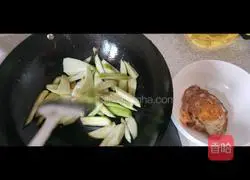 Illustration of how to make loofah and egg noodles 2