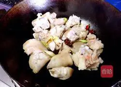 Illustration of stewed pig trotters 12