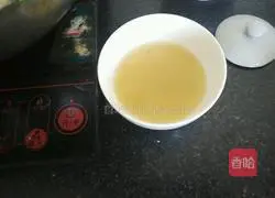 Illustration of how to make scrambled eggs with king oyster mushrooms 10