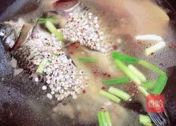 Winter Melon, Coix Seed and Crucian Carp Soup Recipe Illustration 11