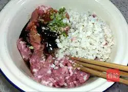 Illustration of how to make steamed meat dragon 5