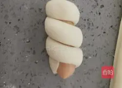 Illustration of how to make ham sausage steamed bun rolls 13