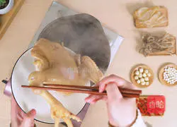 Illustration of how to make deer antler and mushroom soup dumplings 2