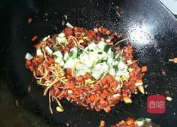 Illustration of how to make special fried noodles 11