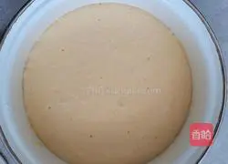 Illustration of how to make sweet and fluffy cornmeal waffles 5