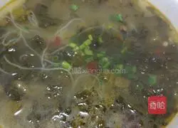 Illustration of how to make pickled cabbage and vermicelli soup 4