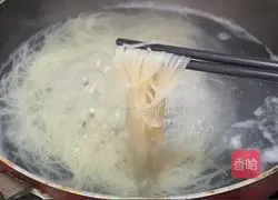 Illustration of how to make curry noodles 8