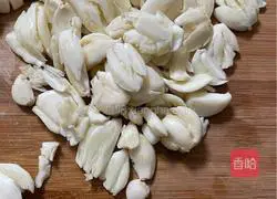 Illustration of how to make garlic shrimp 7