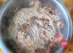 Illustration of how to make tomato noodles 10