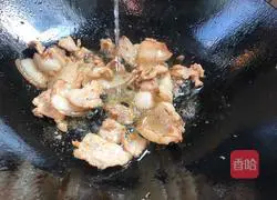 Illustration of home-style fried pork slices 7