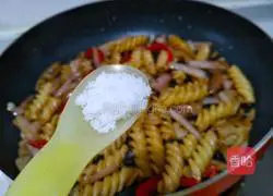 Soy Spiral Spaghetti Illustration of how to make Western food 12