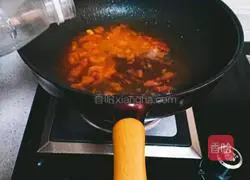 Illustration of how to make tomato and enoki mushroom soup 6