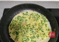 Illustration of how to make leek and egg pancakes 15