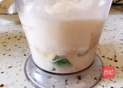 Avocado Banana Milkshake Recipe Illustration 5