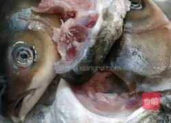 Illustration of how to make fragrant fish head soup 5