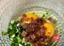 Sichuan-Tomato Beef Egg Pancake Recipe Illustration 2