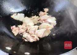 Illustration of home-style fried pork slices 6