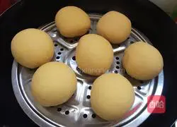 Illustration of how to make pumpkin steamed buns 15