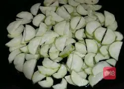 Illustration of how to make clam, loofah and vermicelli soup 4