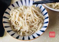 Illustration of how to make radish pulp on the water surface 13