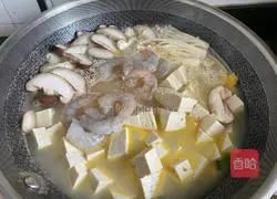 Illustration of how to make shrimp and tofu soup (three delicacies soup) 3