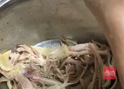 Illustration of how to make shredded chicken (cilantro version) 5