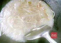 Illustration of how to make bean sprouts and shredded pork soup 9