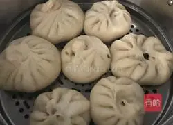 Illustration of how to make leek, vermicelli and egg buns 5