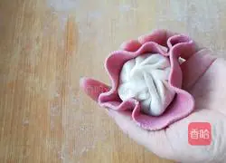 Illustration of how to make apple bean paste buns 4