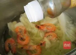 Illustration of how to make cabbage and shrimp soup 10