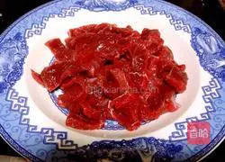 Illustration of how to make beef with smooth eggs 1