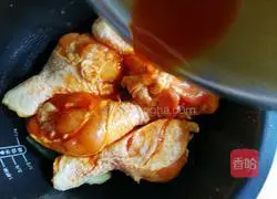 Illustration of how to make salt-baked chicken legs 7