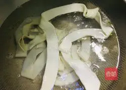 Illustration of how to make spicy noodles 2