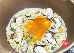 Illustration of how to make egg hand pizza 6